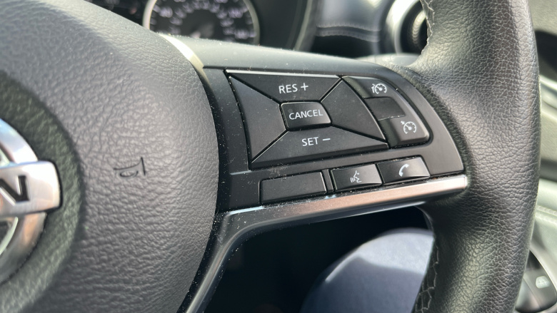 Nissan Juke 1.0 DiG-T 114 N-Connecta 5dr Petrol Hatchback